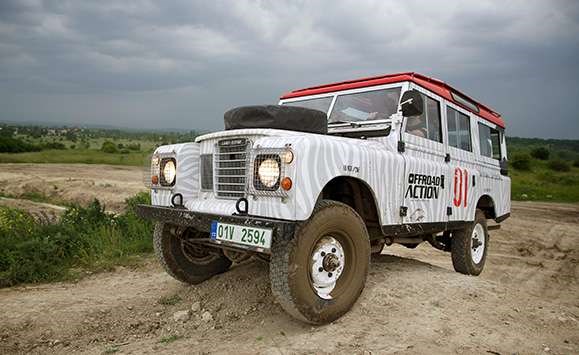 Image for page Land Rover: off-road taster training