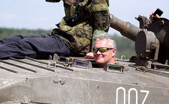 bmp-tank-driiving-prague-2.jpg