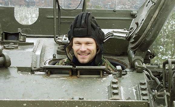 tank-driving-vt-55-2.jpg