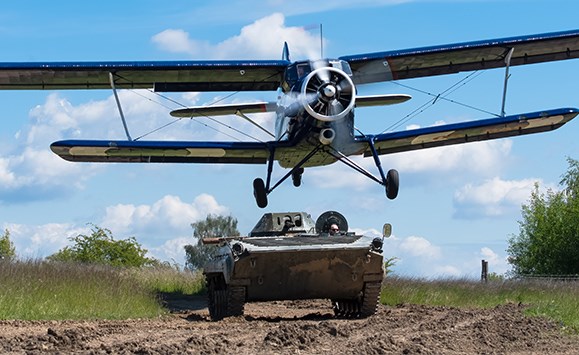 Obrázek pro Dvouplošník Antonov a svezení v BVP