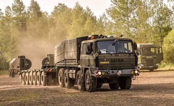 TATRA 815 TANKTRANSPORTER
